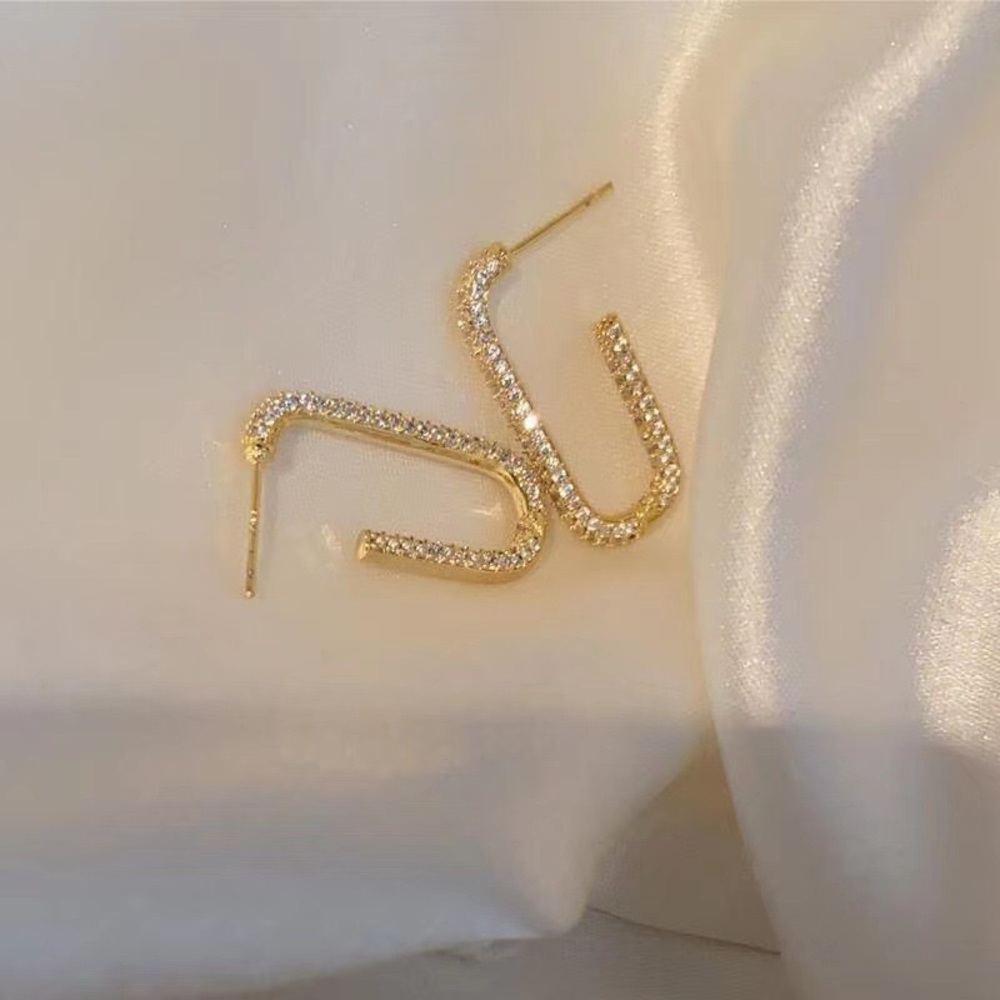 New 925 silver needle earrings senior sense light luxury temperament fashion